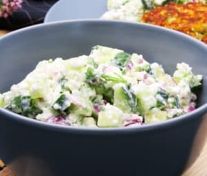 Agurkesalat med hytteost
