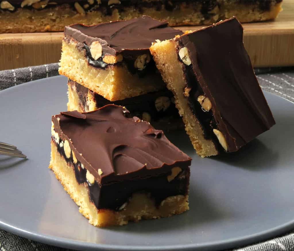 Snickerskage (med peanutbutter og chokoladekaramel)