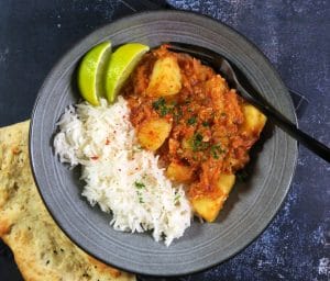 Vegansk Keema Madras med røde linser