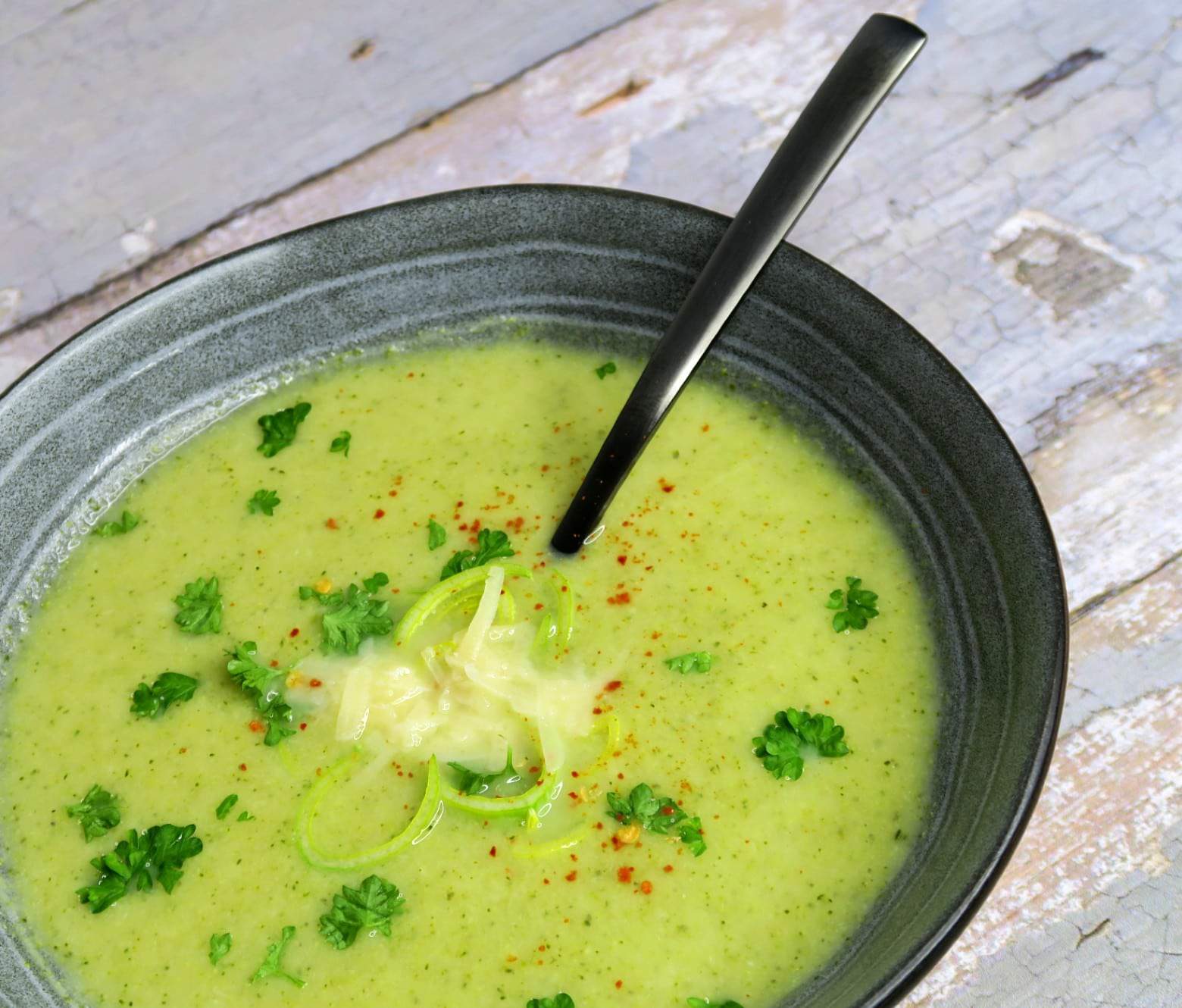 Cremet vegansk suppe med broccoli | Baregomad.dk