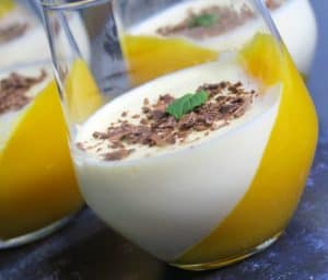 Panna Cotta med mango-gelé