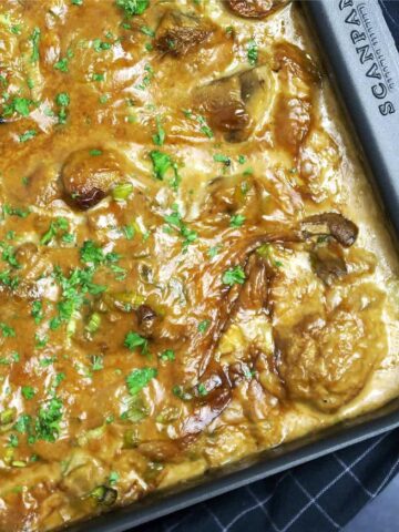 billede med frikadeller i fad
