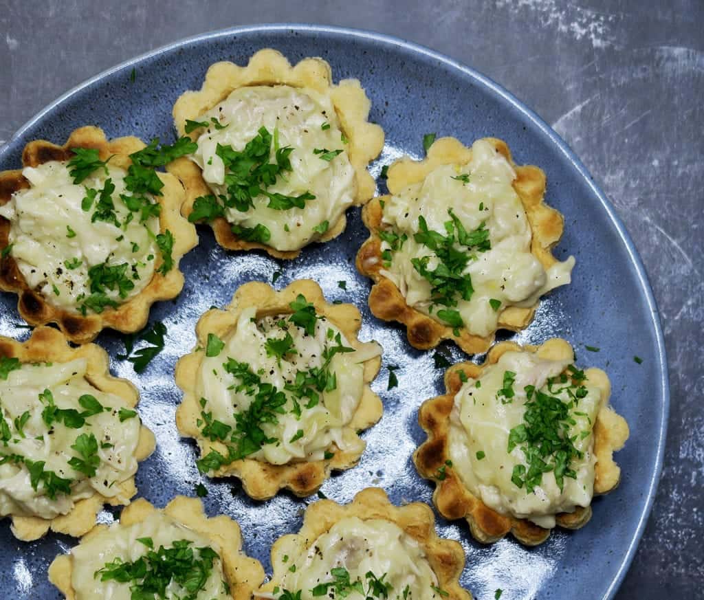Tarteletter med høns i asparges