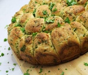 Hvidløgsbrød som pull-apart