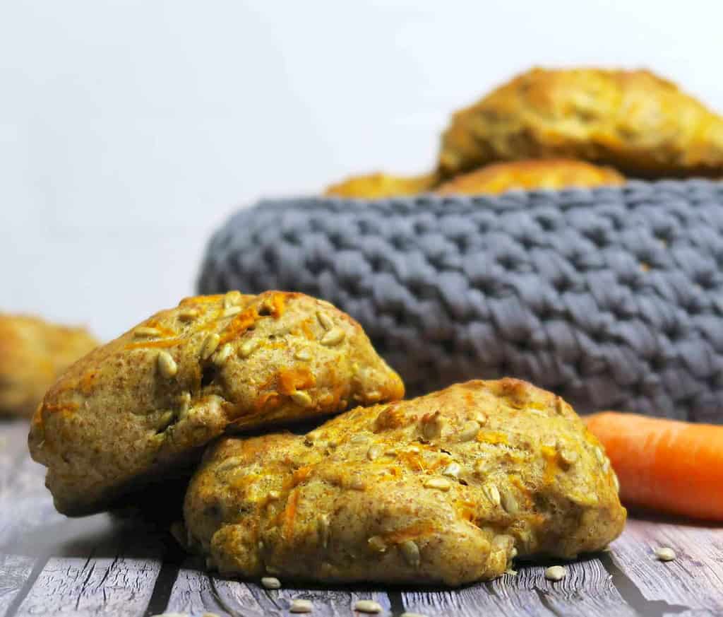 Gulerodsbrud (svampede, bløde og luftige med fuldkorn)