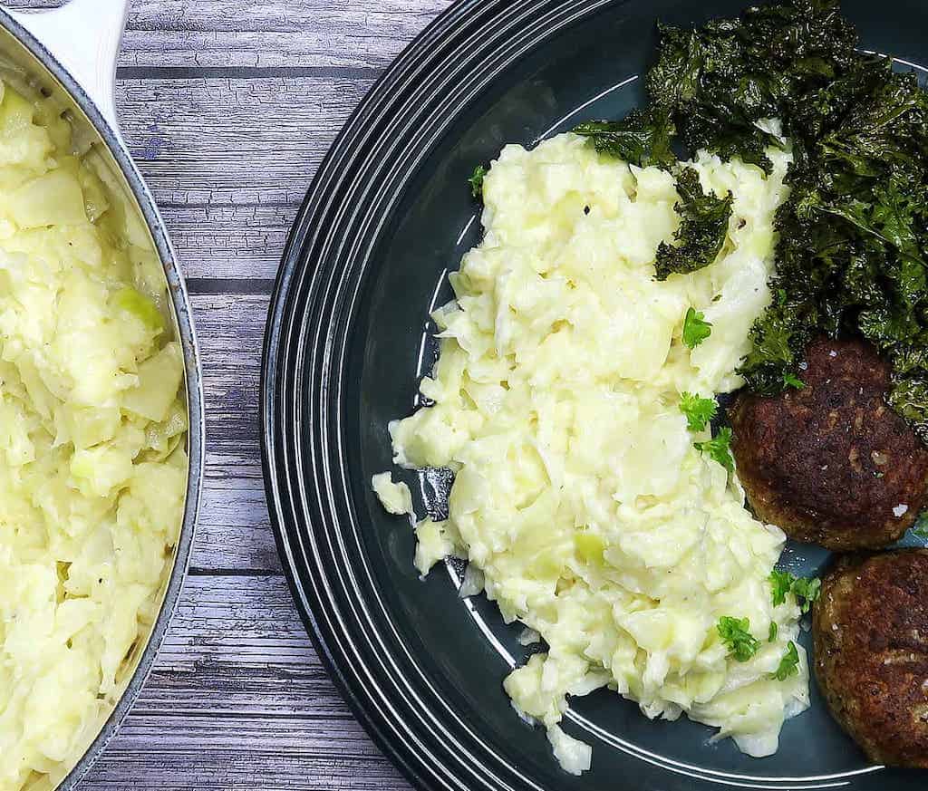 Billede af stuvet hvidkål.