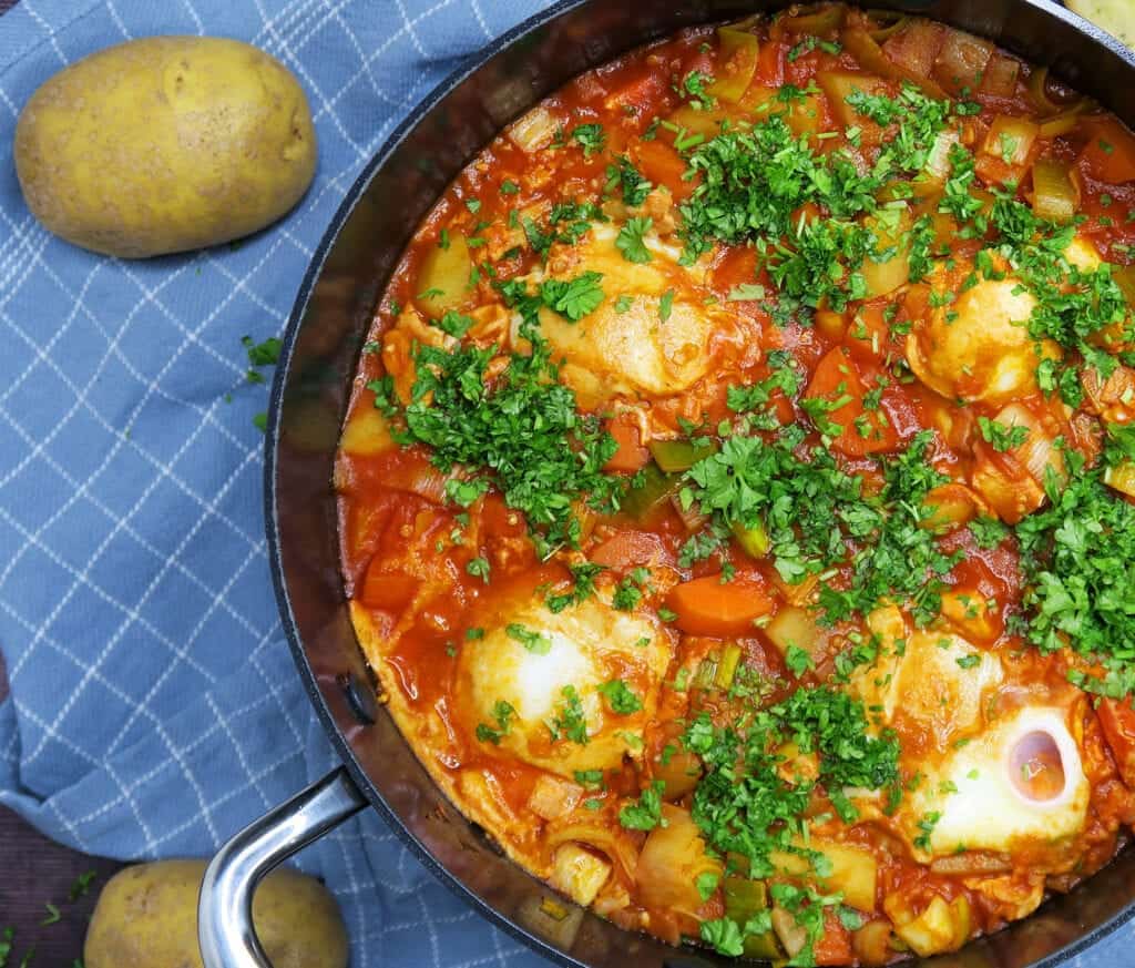 Veggie-gryde med quinoa og æg