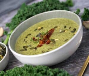 Billede af grønkålssuppe.