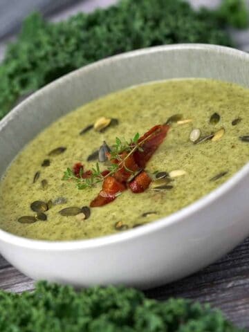 Billede af grønkålssuppe.