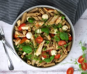 Caprese pastasalat