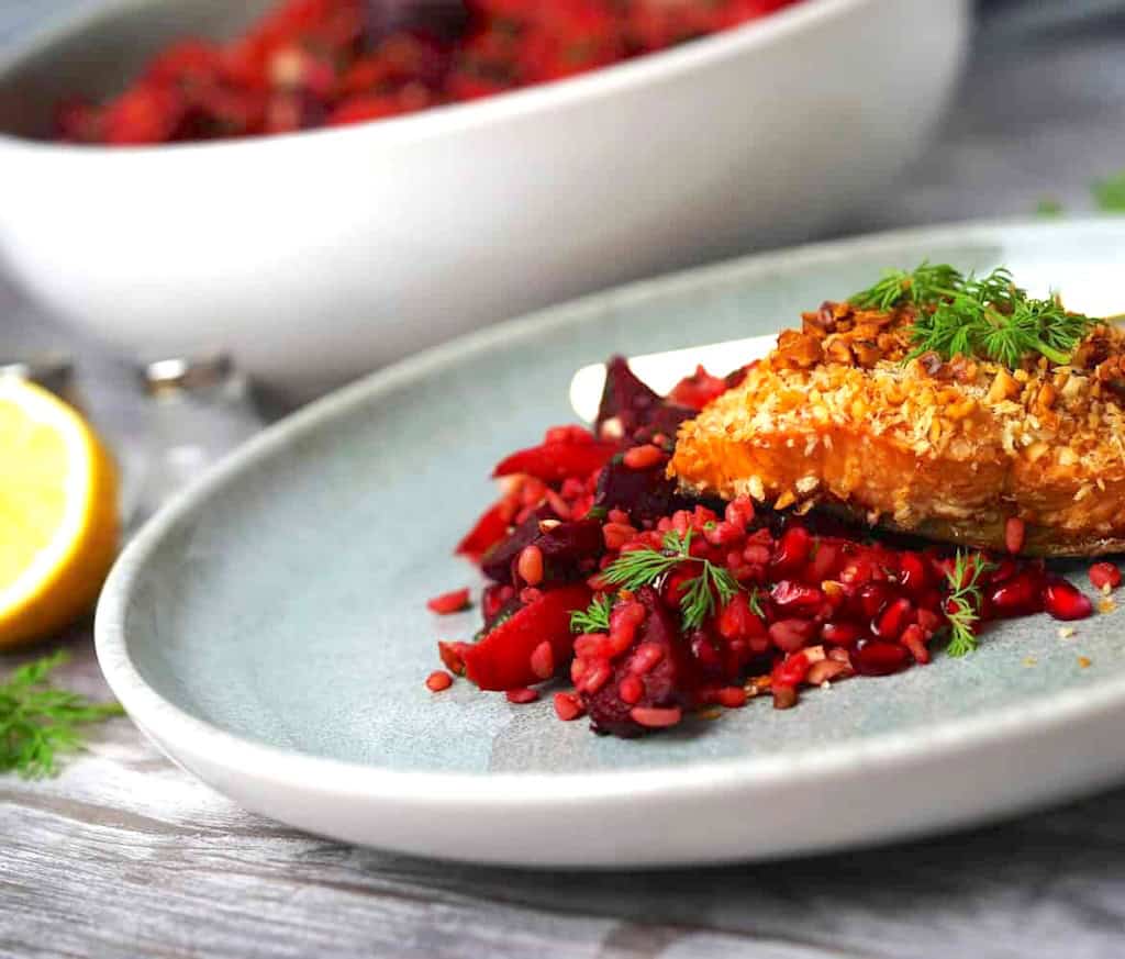 Laks i airfryer med sprød valnøddecrumble