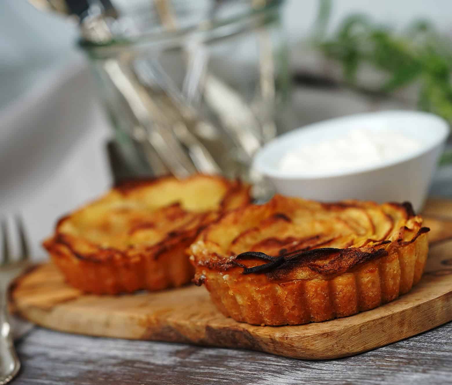Små æbletærter med remonce i airfryer